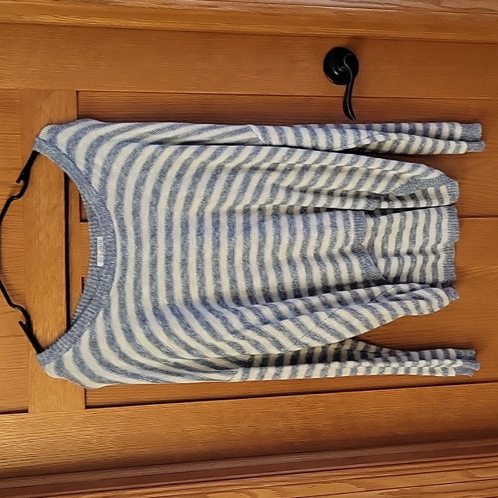 Women's sweater